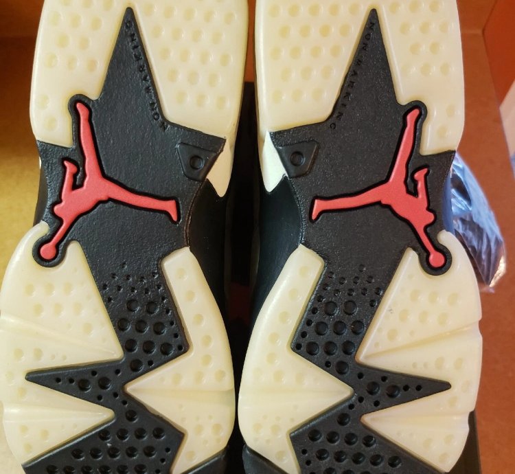Jordan 6 Retro Travis Scott