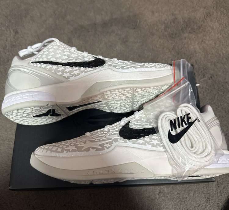 Kobe Vi Sail Size 10