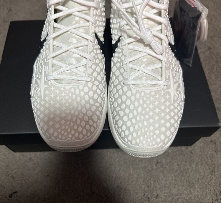 Kobe Vi Sail Size 10