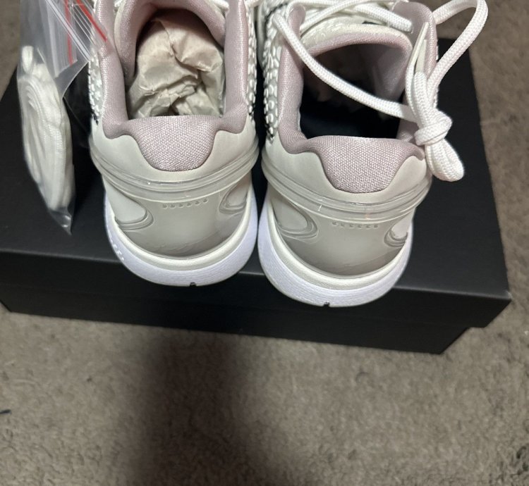 Kobe Vi Sail Size 10