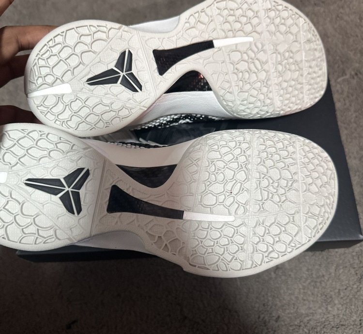 Kobe Vi Sail Size 10