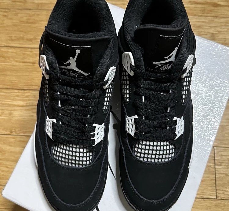 Air Jordan 4 Retro White Thunder