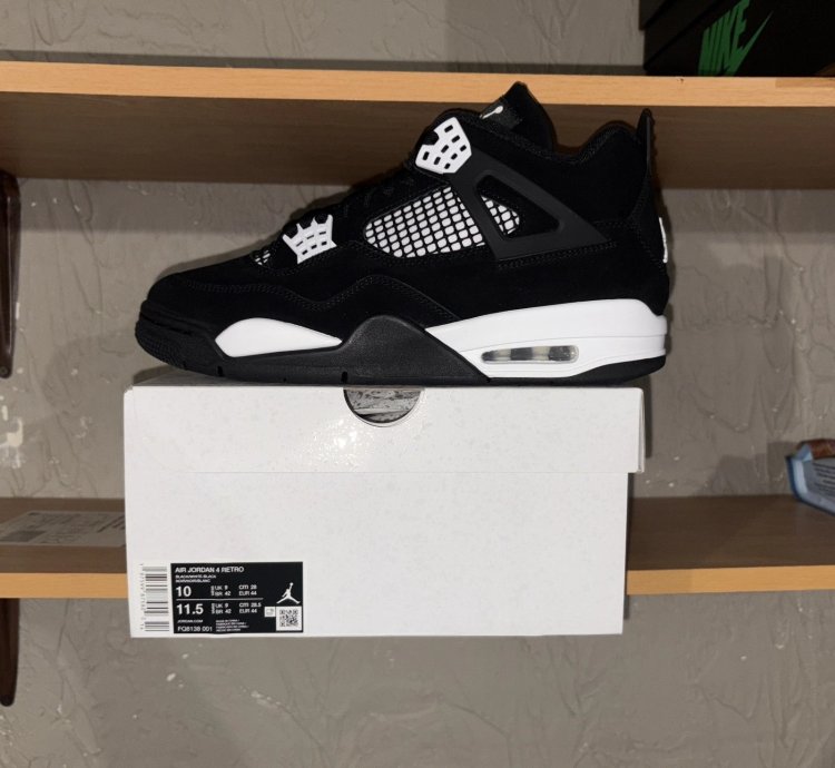 Air Jordan 4 Retro White Thunder