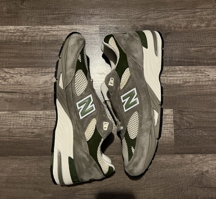 New Balance 991