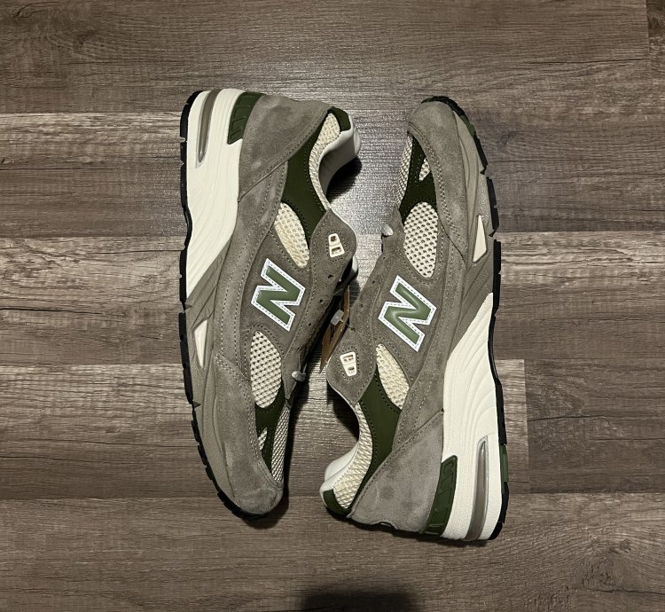 New Balance 991