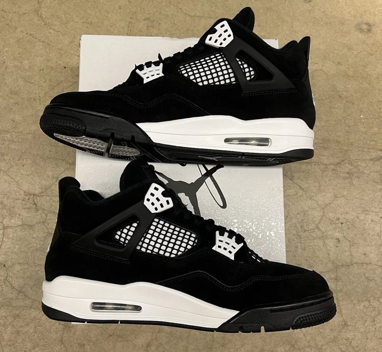 Air Jordan 4 Retro White Thunder