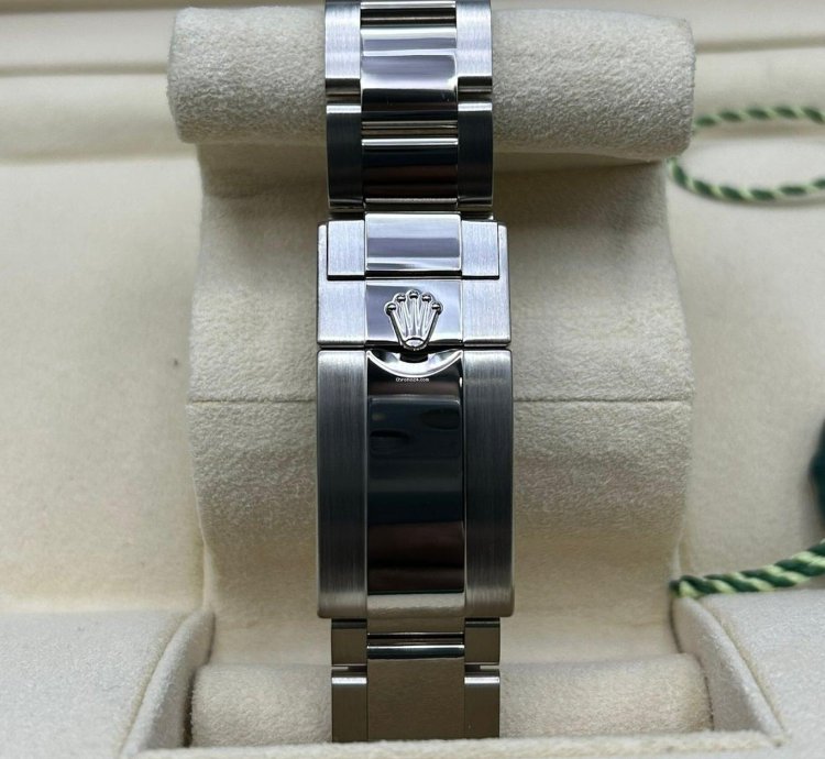 Rolex Gmt-master Ii Blue Dial White Gold Pepsi 126719blro
