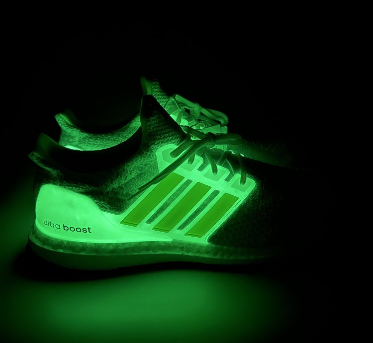 Adidas Ultraboost 5 0 Dna Glow In Dark Us10