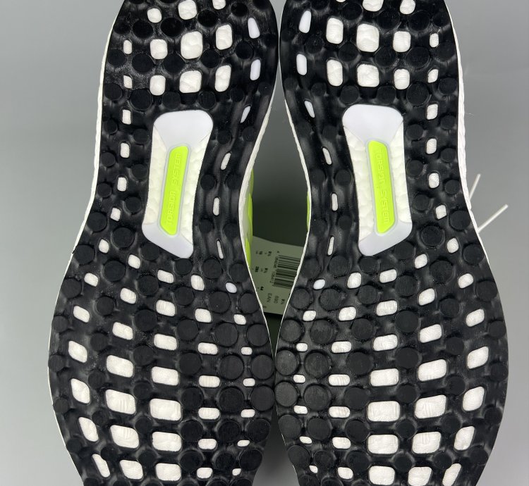 Adidas Ultraboost 5 0 Dna Glow In Dark Us10