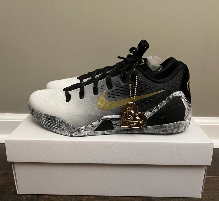 Nike Kobe 9 Em Low Protro Mambacita