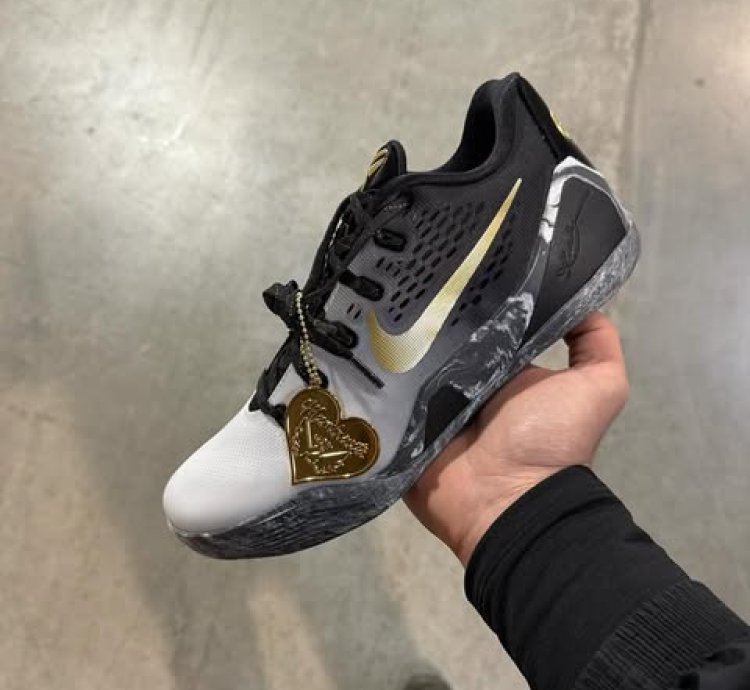 Nike Kobe 9 Em Low Protro Mambacita