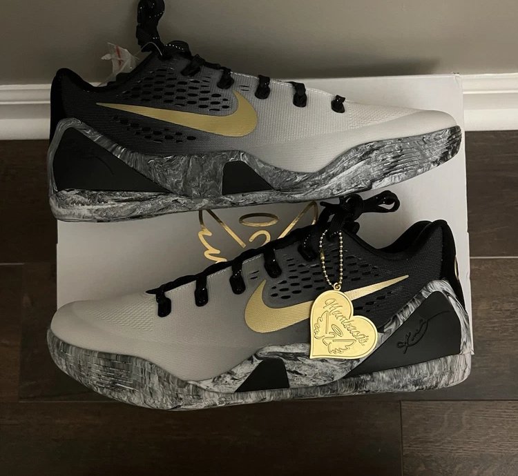 Nike Kobe 9 Em Low Protro Mambacita