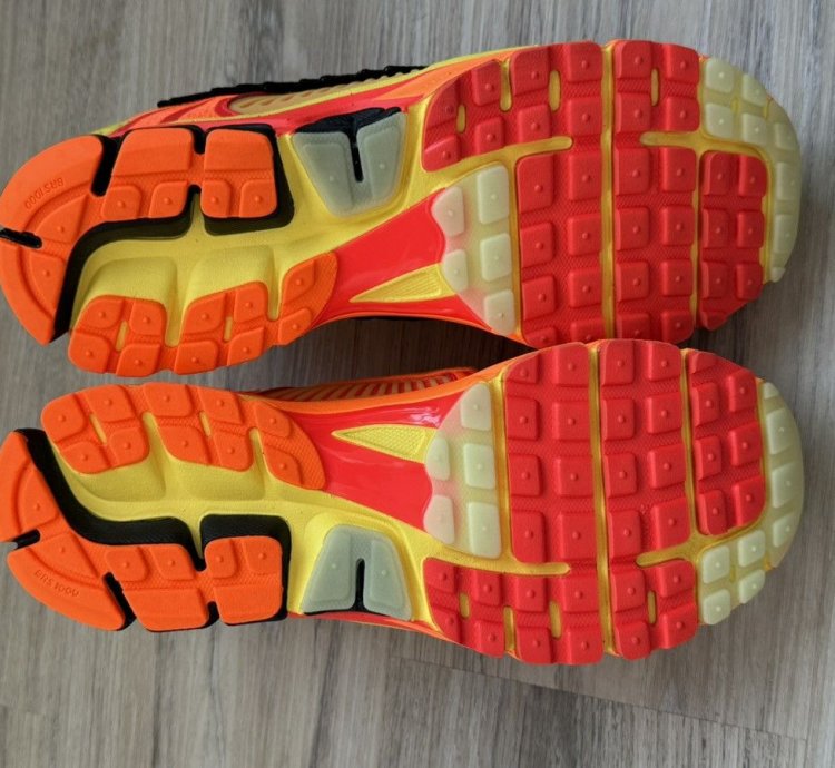 Nike Zoom Vomero 5 Doernbecher
