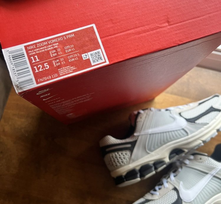 Nike Zoom Vomero 5 Prm Supersonic Light Bone