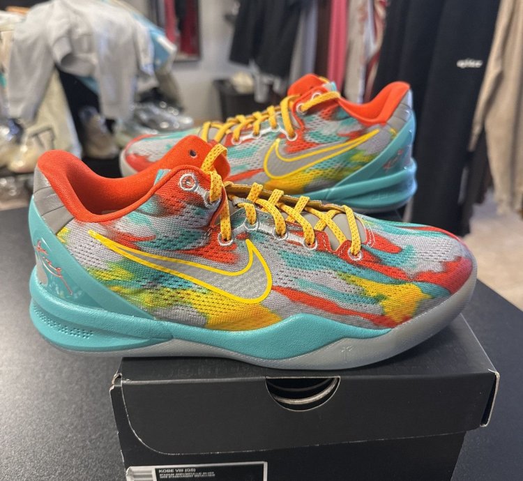 Nike Kobe venice Beach Size 6y Og All Brand New
