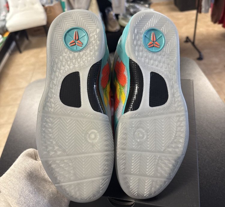 Nike Kobe venice Beach Size 6y Og All Brand New