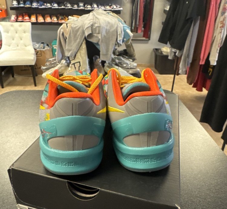 Nike Kobe venice Beach Size 6y Og All Brand New