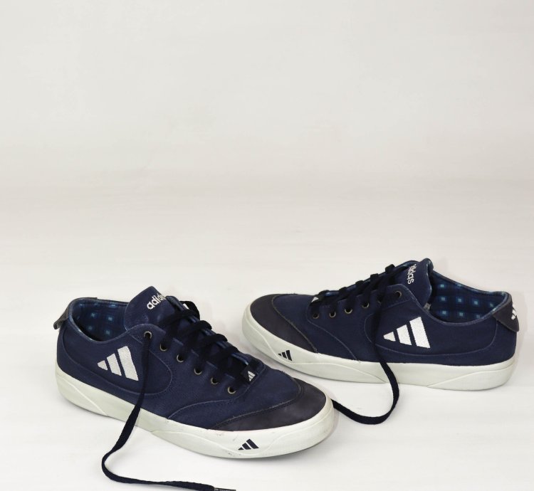 Adidas Vintage 90s Logo 1996 Low Top Canvas Sneakers
