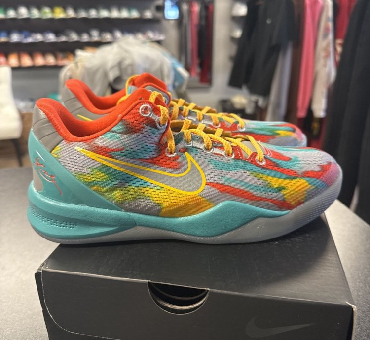 Nike Kobe venice Beach Size 6y Og All Brand New