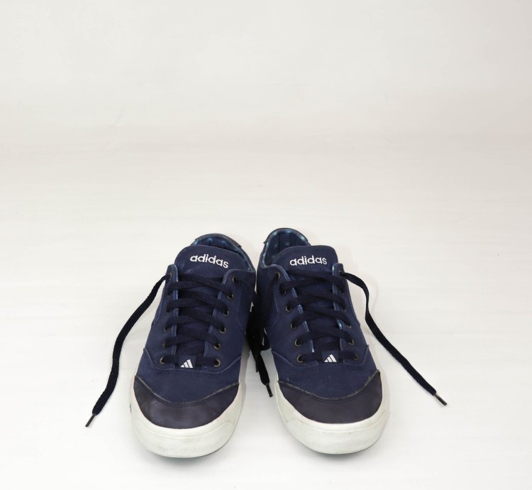 Adidas Vintage 90s Logo 1996 Low Top Canvas Sneakers