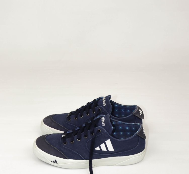 Adidas Vintage 90s Logo 1996 Low Top Canvas Sneakers