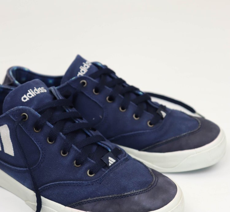 Adidas Vintage 90s Logo 1996 Low Top Canvas Sneakers