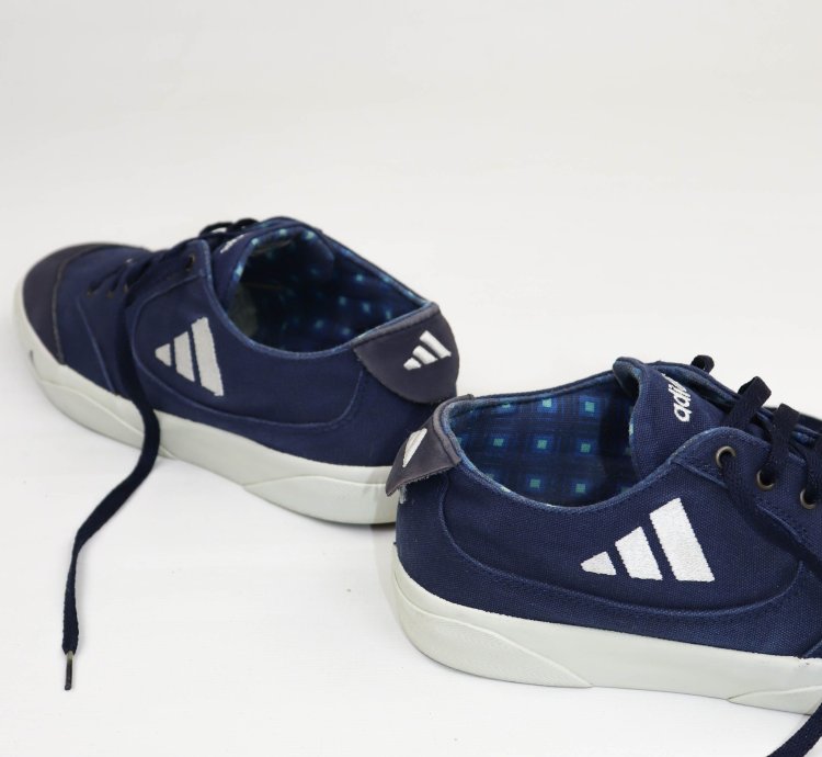 Adidas Vintage 90s Logo 1996 Low Top Canvas Sneakers