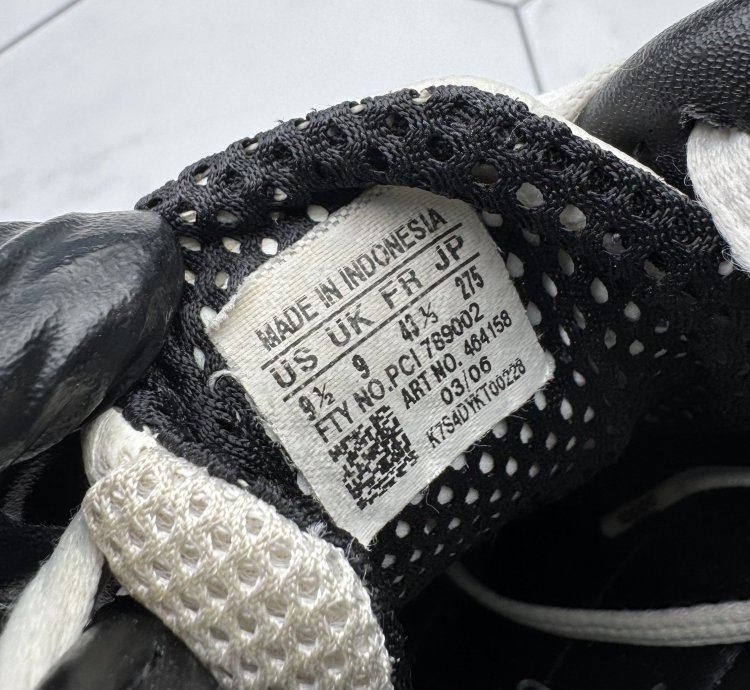 Adidas Vintage Sneakers