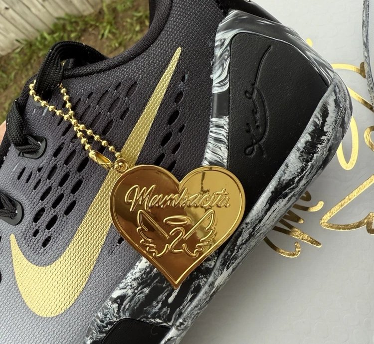 Nike Kobe 9 Em Low Protro Mambacita