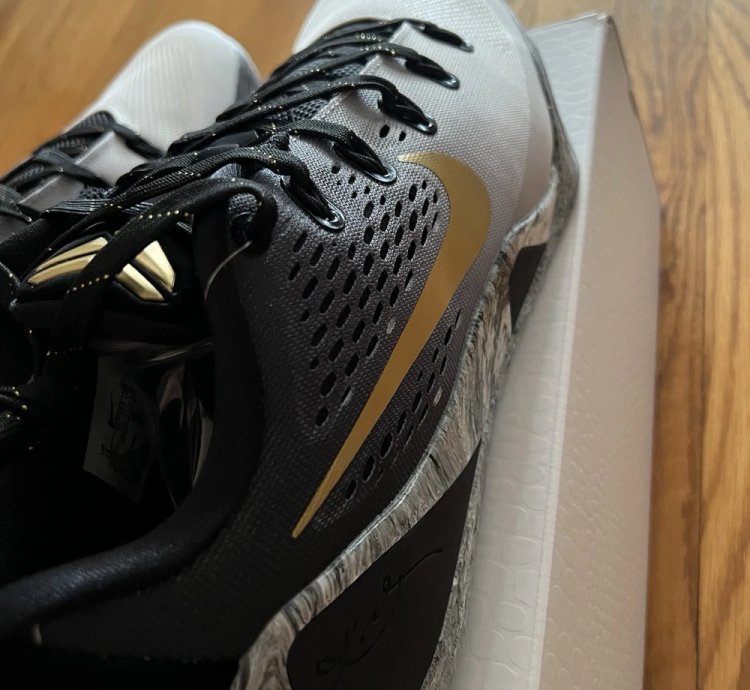 Nike Kobe 9 Em Low Protro Mambacita