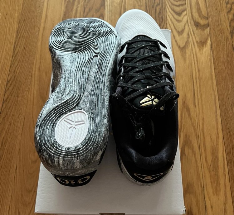 Nike Kobe 9 Em Low Protro Mambacita