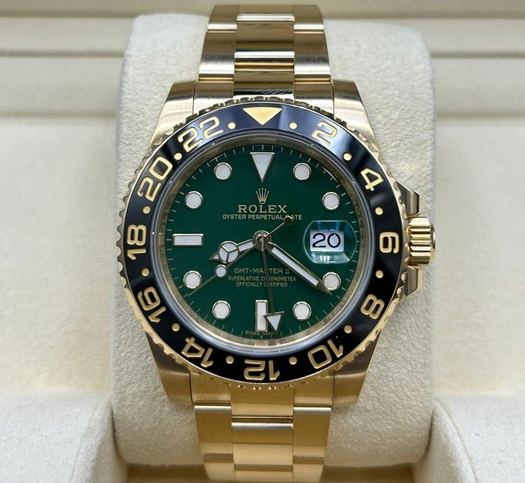 Rolex Gmt-master Ii Green Dial 116718ln Full Set