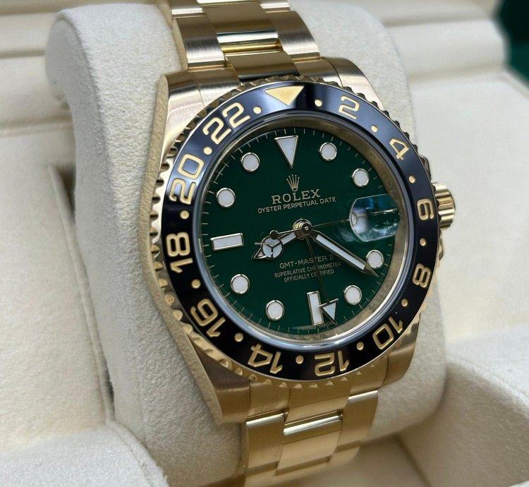 Rolex Gmt-master Ii Green Dial 116718ln Full Set