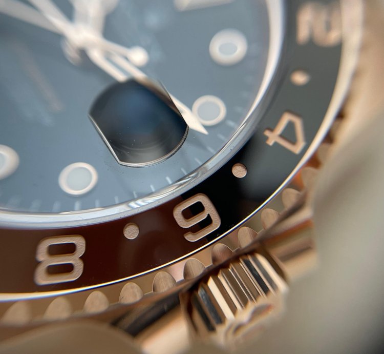 Rolex Gmt-master Ii In Rose Gold With Black Brown Bezel 126715