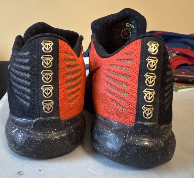 Nike Kobe 10 Elite Low Sneakers