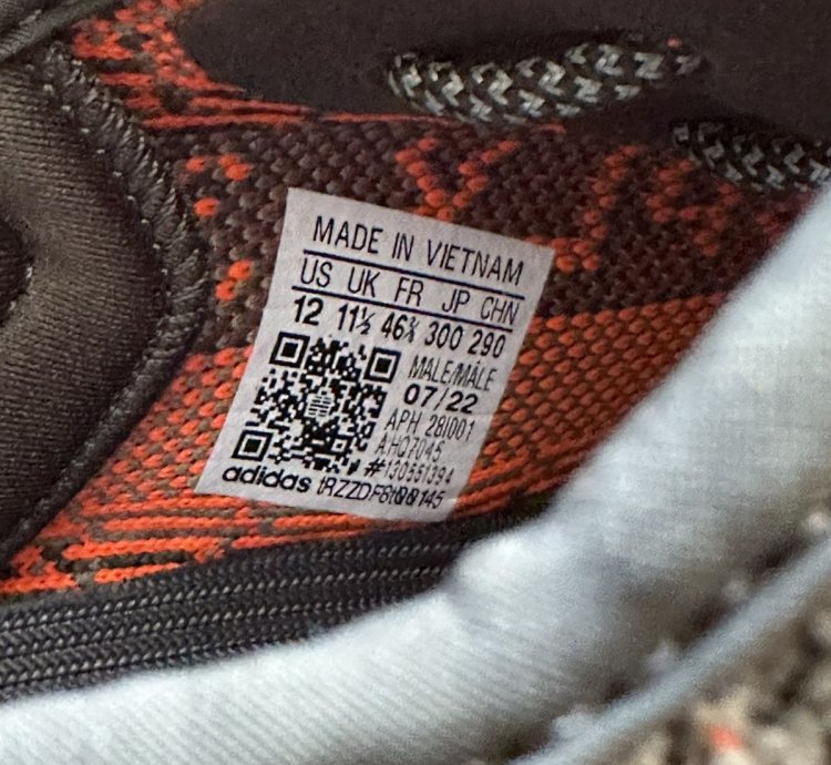 Adidas Yeezy 350 Boost Carbon Beluga