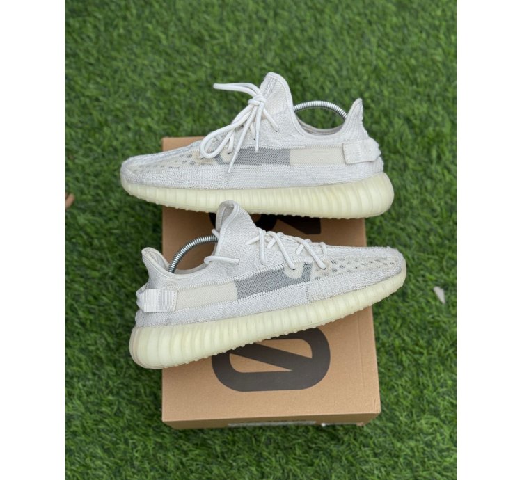 Adidas Yeezy 350 V2 Bone Size 9 5 Pre Owned
