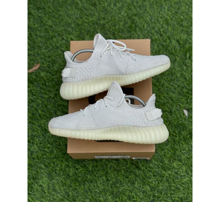 Adidas Yeezy 350 V2 Bone Size 9 5 Pre Owned