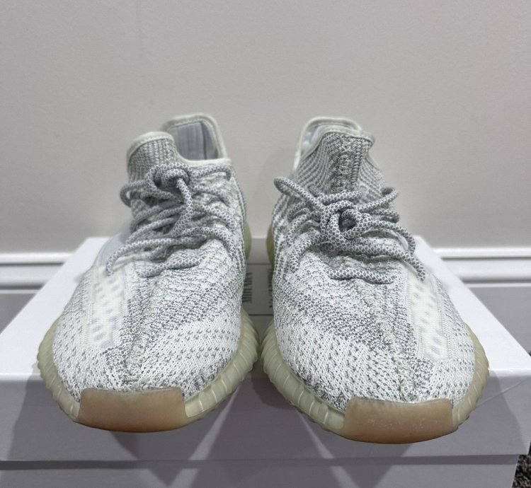 Adidas Yeezy 350 V2 Boost Yeshaya Reflective Grey White