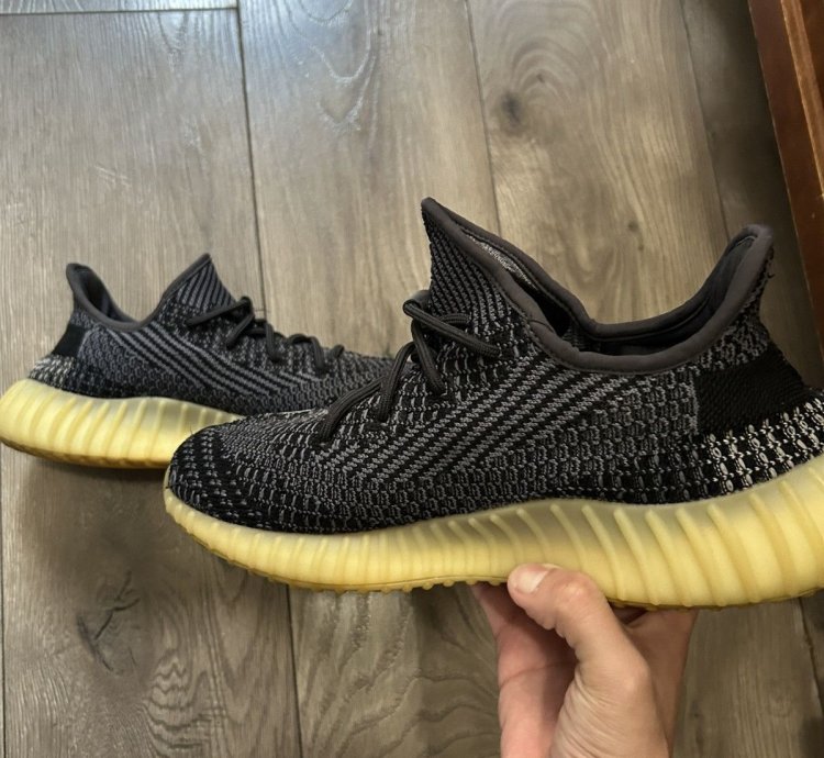 Adidas Yeezy 350 V2 Carbon