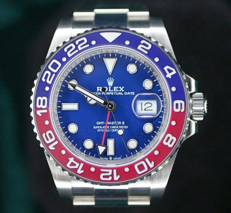 Rolex Gmt-master Ii Mint Complete Set Gmt-master Ii Pepsi 18k Blue Dial Red Blue Bezel White Gold 126719blro