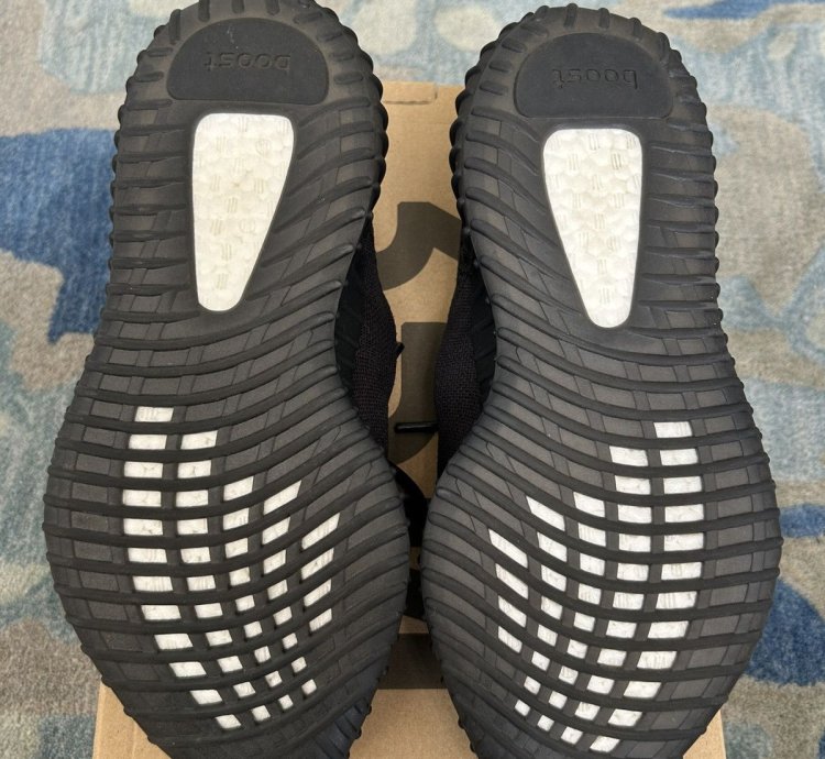 Adidas Yeezy 350 V2 Onyx