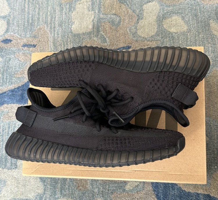 Adidas Yeezy 350 V2 Onyx