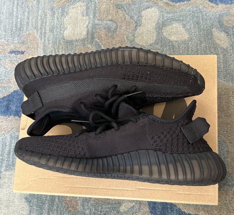 Adidas Yeezy 350 V2 Onyx