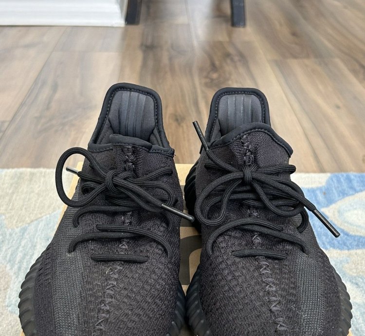 Adidas Yeezy 350 V2 Onyx