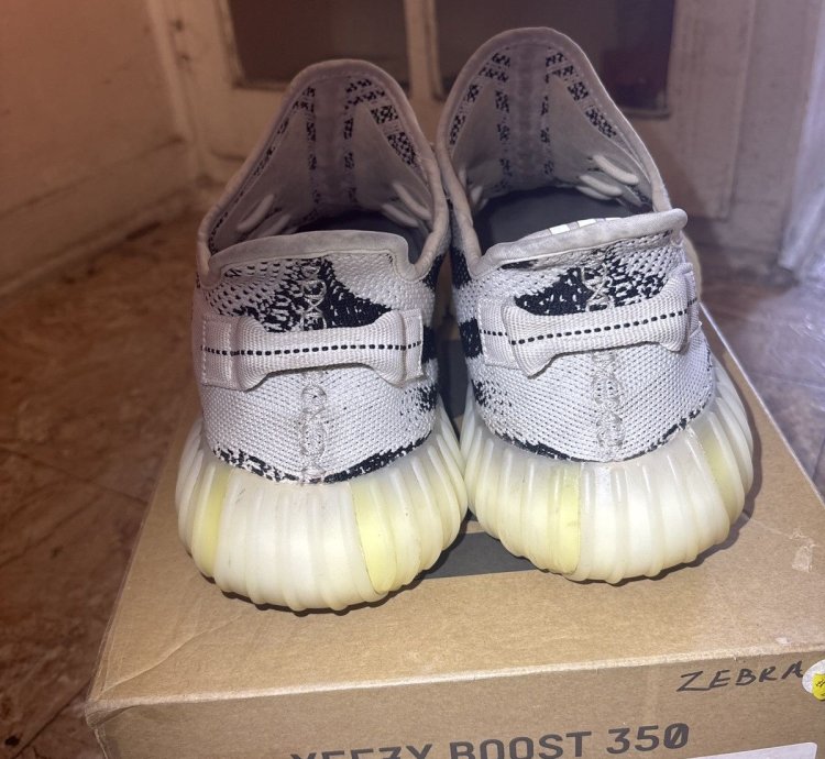 Adidas Yeezy 350 V2 Zebra