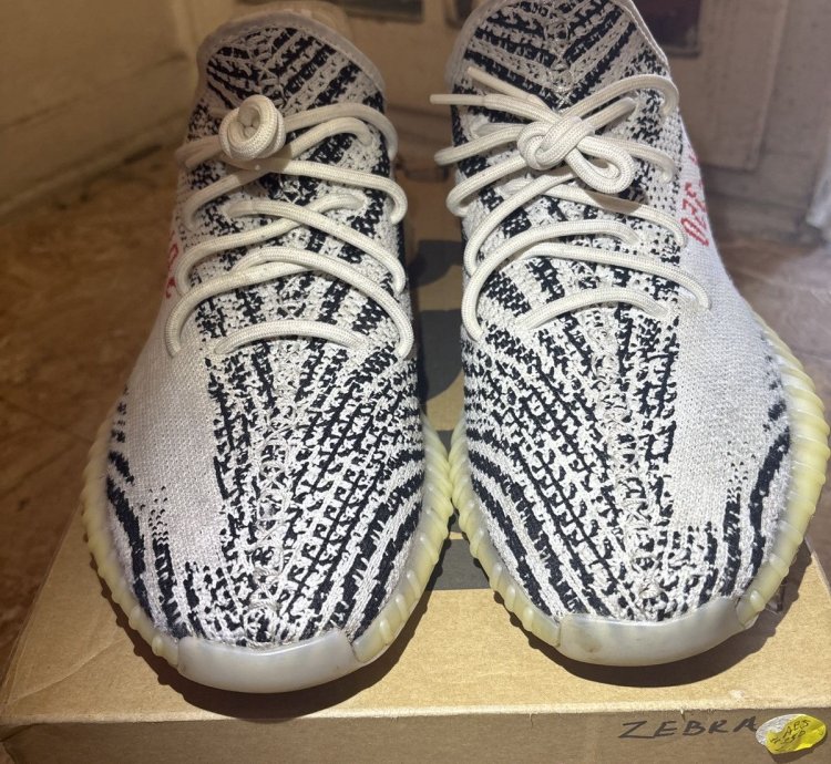 Adidas Yeezy 350 V2 Zebra