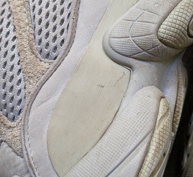 Adidas Yeezy 500 Salt Size 11 Suede Kanye West Ye Ee7287