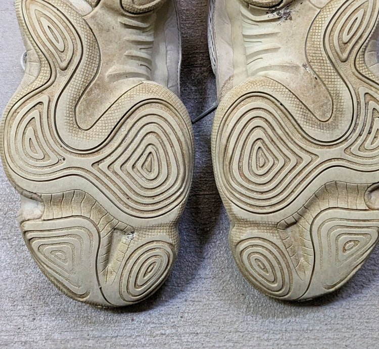 Adidas Yeezy 500 Salt Size 11 Suede Kanye West Ye Ee7287