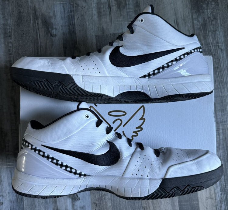 Nike Kobe 4 Protro Gigi Mambacita Size 17